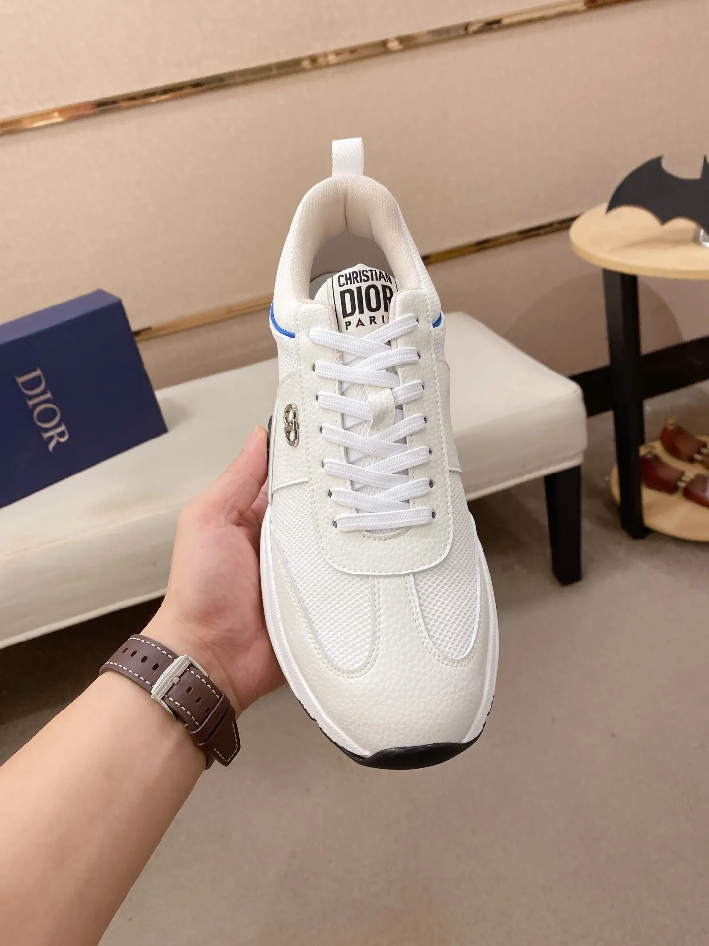 Men's shoes💰 462💰🇮🇹🇮🇹Dior d The new model is on sale at the same time at the counter. The upper 🇮🇹 is imported Italian first-layer cowhide, and the lining is fully imported sheepskin 💪💪. It is a complete 1⃣️ to 1⃣️ replica 🇮🇹💪💪, ⚠ Sole: The original sole is specially provided by the original factory. The exclusive movable molded sole is super comfortable. ⚠Original factory single goods, 🔍🔍high quality, you can enter and leave the counter at will, welcome to compare⚠. Code number: 38-44. Can be customized 45-46.